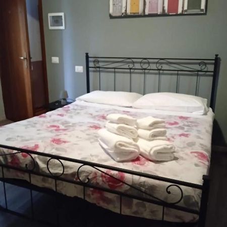 Hotel D 2 Non Accettiamo Franciesi パルマ エクステリア 写真